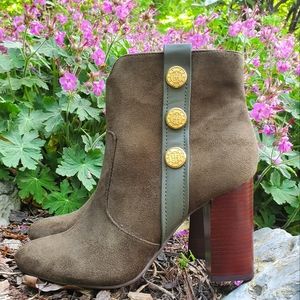 Tommy Hilfiger Block Heeled Boot, size 8.5